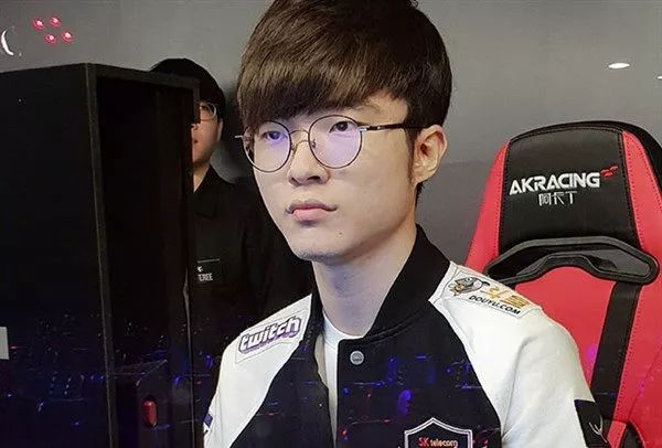 界寄予厚望 界寄予厚望