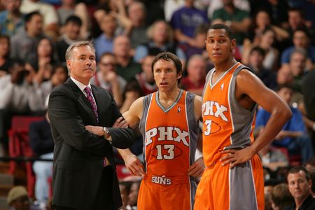 湖人更稳 湖人更稳